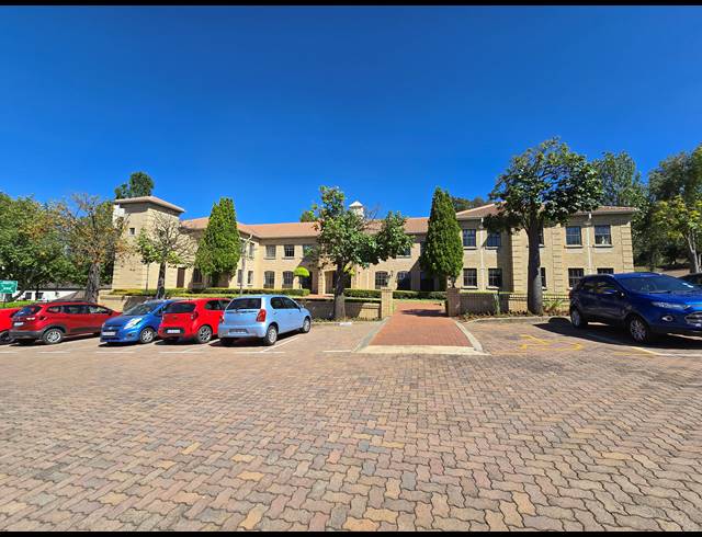 470M² OFFICE TO LET IN BRYANSTON